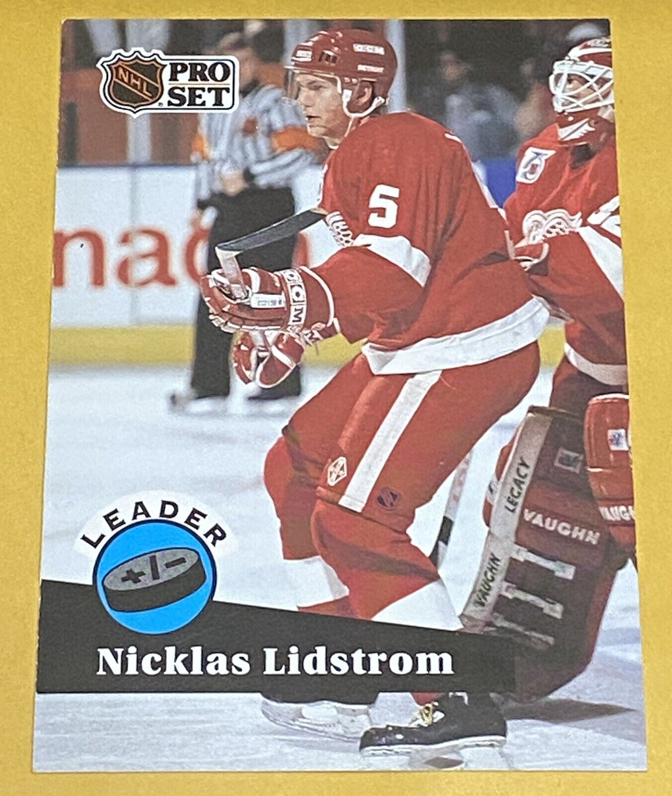 1991-92 PRO SET ENGLISH HOCKEY ROOKIE LEADER NICKLAS LIDSTROM RC #610 !